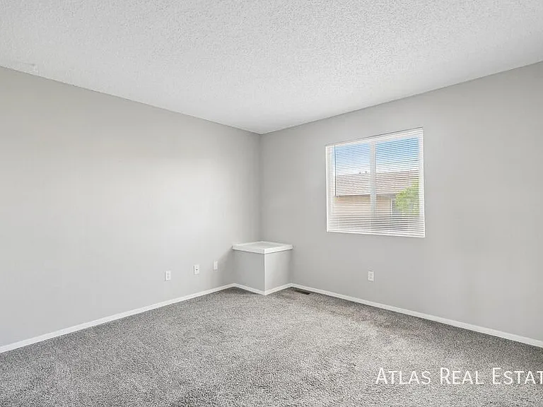 3027 Starlight Cir — Photo 19
