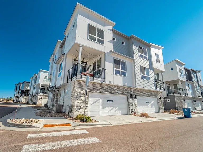 Exterior
This 2-bed, 2.5-bath retreat features fast WiFi, a king suite, EV charger, and a private balcony. Perfectly placed in North Colorado Springs' prime location.
