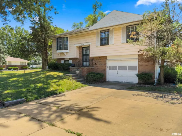2824 W Arlington Ave, Peoria, IL 61605