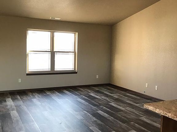 4th image of 6865 Dolan Dr