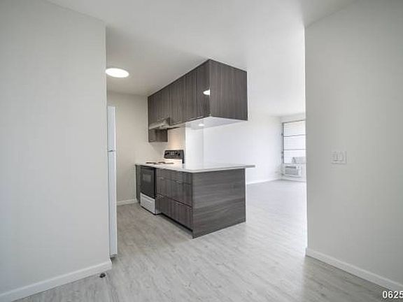 2nd image of 4970 Kilauea Ave APT 402