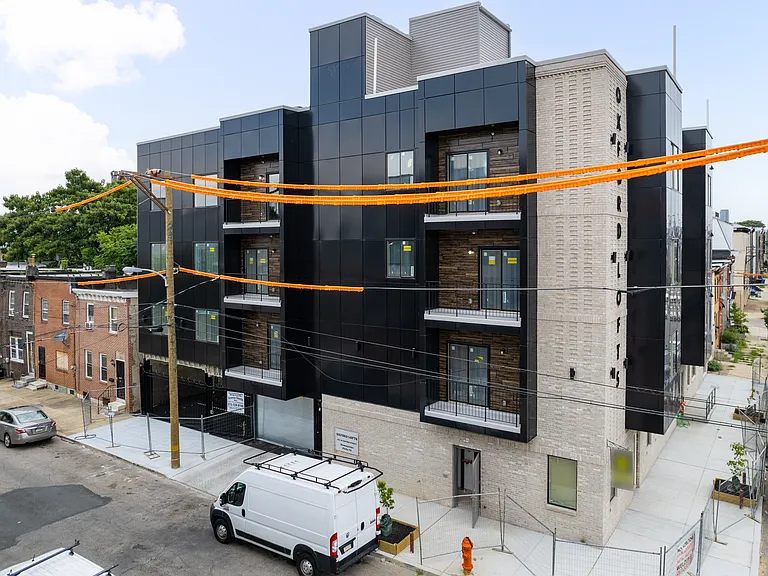 2621 W Oxford St #401 — Photo 15