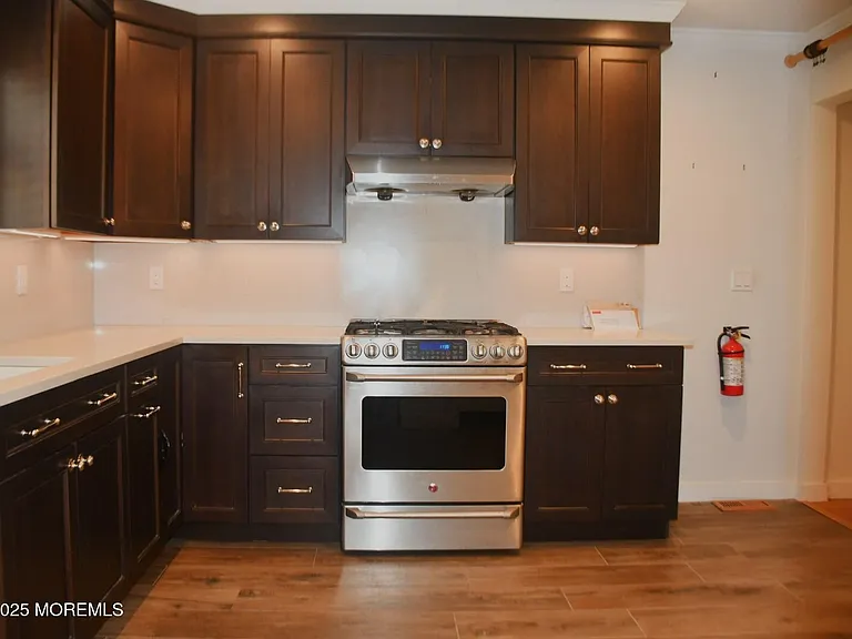 303 Deerfoot Ln — Photo 7