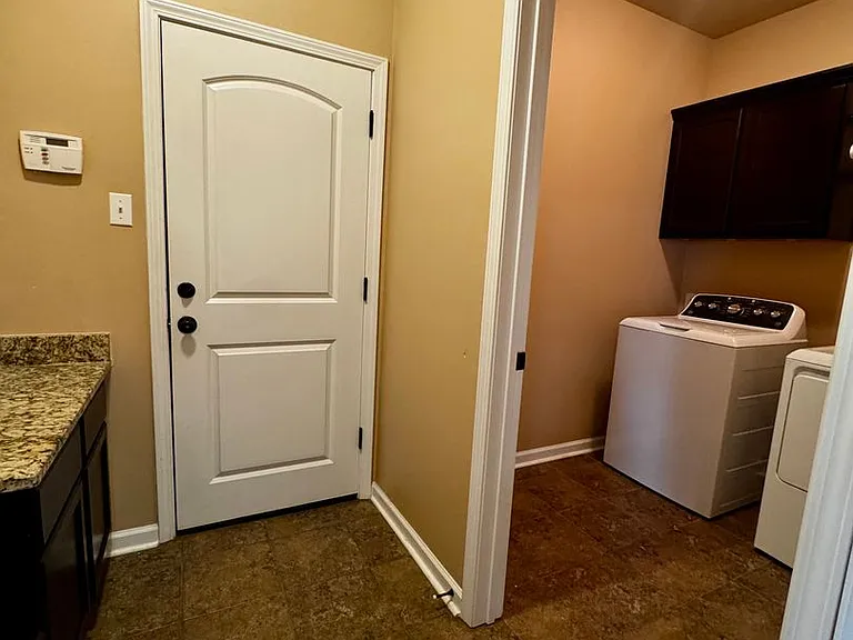 8624 Abertay Ave — Photo 10