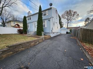 484 E Ridgewood Ave, Paramus, NJ 07652