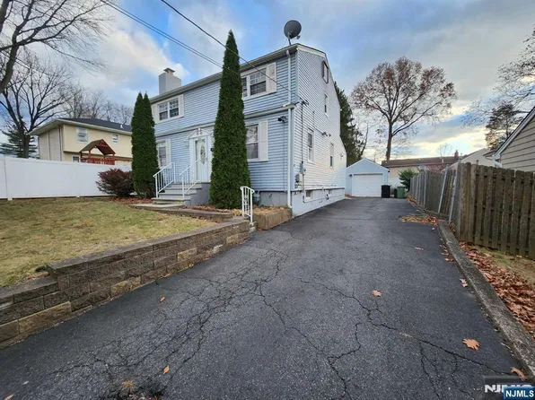 484 E Ridgewood Ave, Paramus, NJ 07652