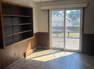 821 N 15th St #1, Bismarck, ND 58501