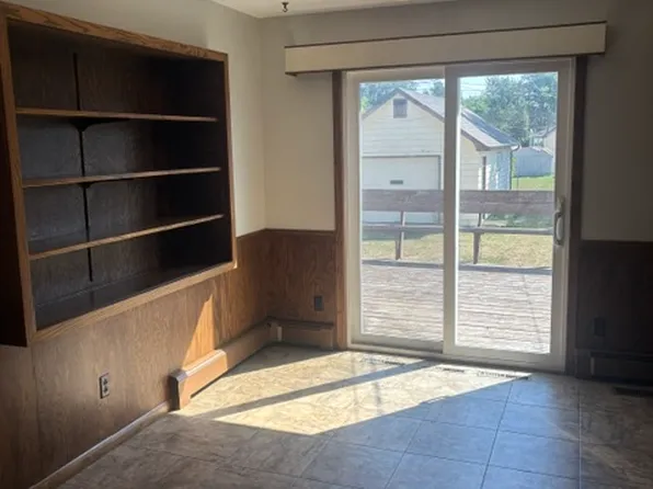 821 N 15th St #1, Bismarck, ND 58501