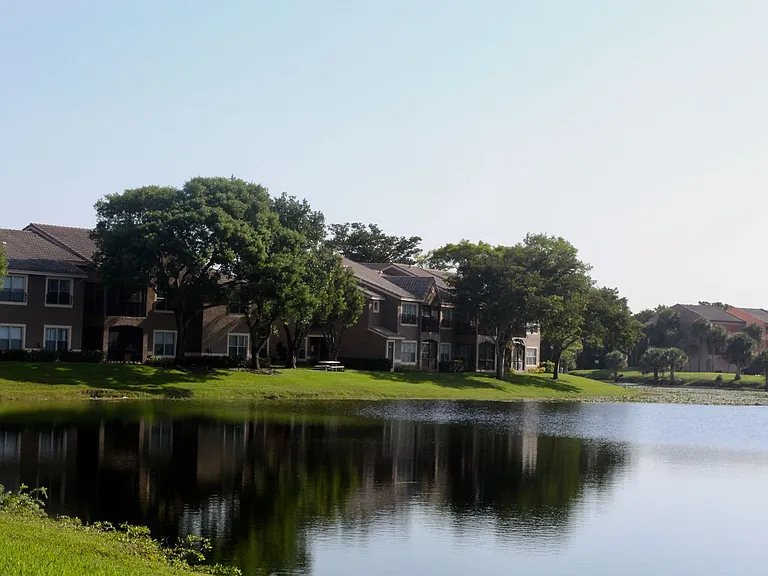 CORAL FALLS APARTMENTS — Photo 40
