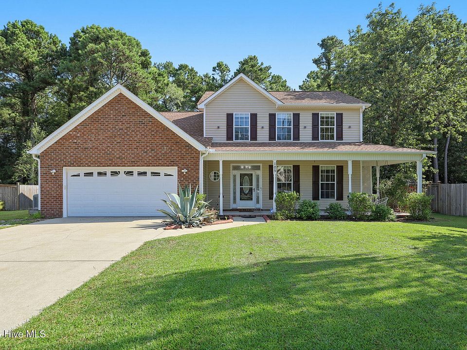 1st image of 105 Forest Lane