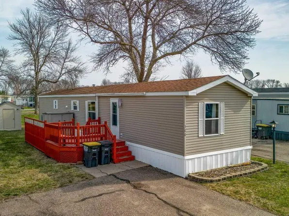 300 Kingsway Dr, North Mankato, MN 56003