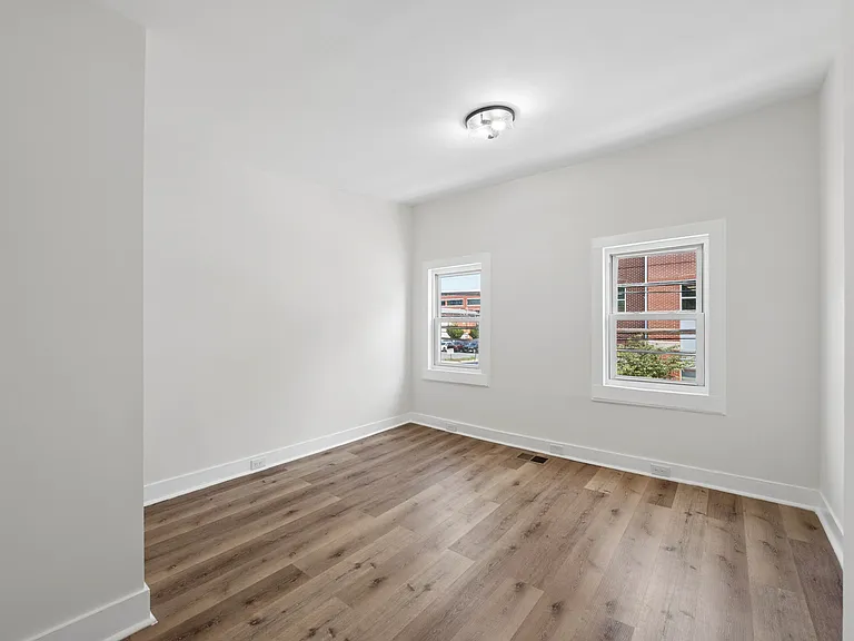138 E South St — Photo 6