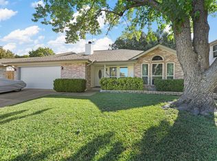 7920 Prairie Dr, Watauga, TX 76148
