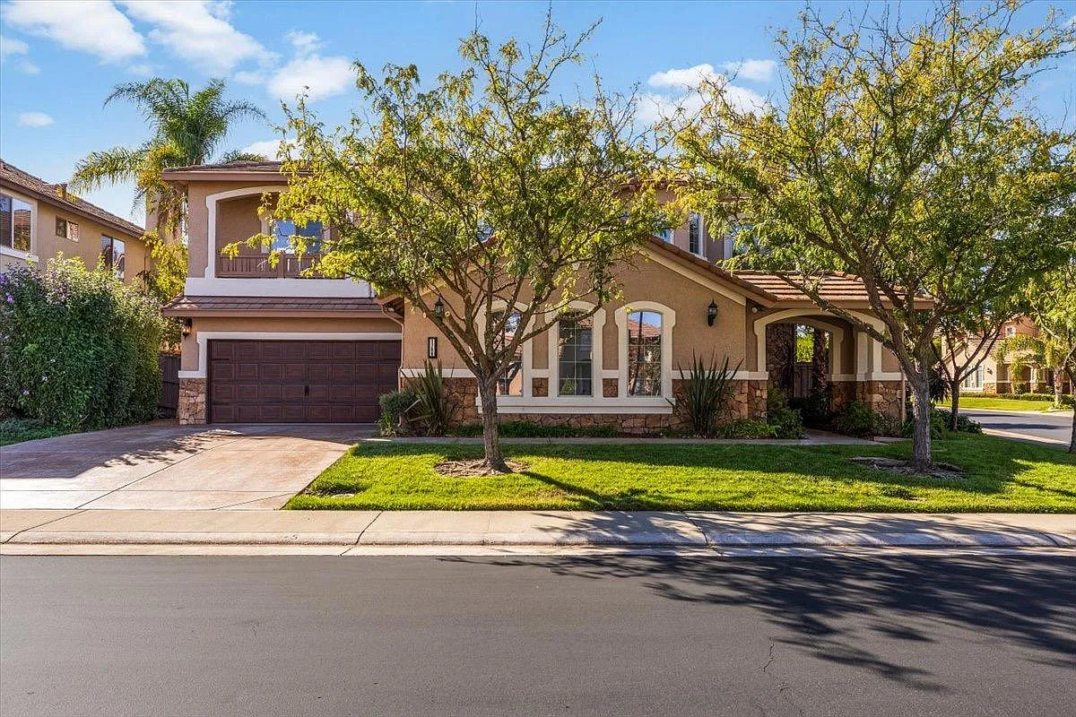 1789 Alicante Dr photo 1