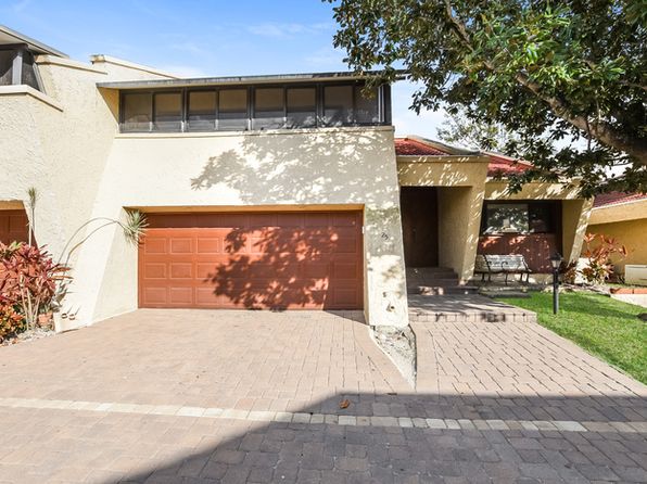 25 Casarena Ct