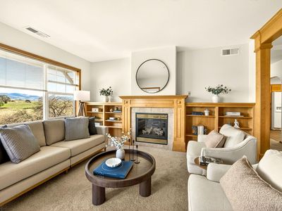 982 Golden Aspen Pl, Ashland, OR, 97520