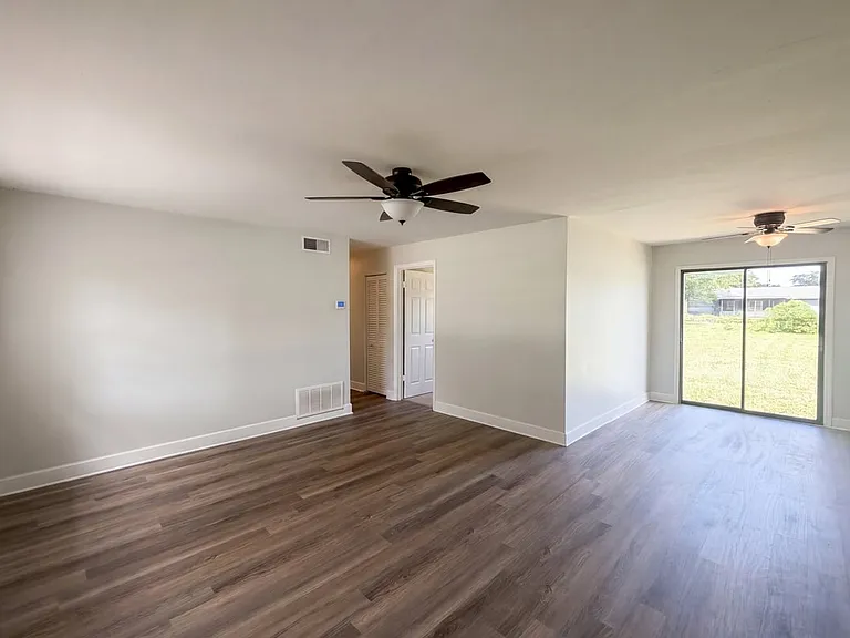 1115 N Forrest Ave — Photo 4