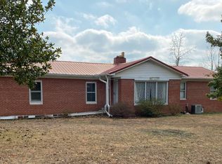 7267 Center Hill Rd, Finger, TN 38334