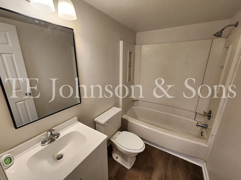 2571 Green Oaks Ct #B — Photo 6