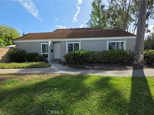 22045 Lakeland Ave, Lake Forest, CA 92630