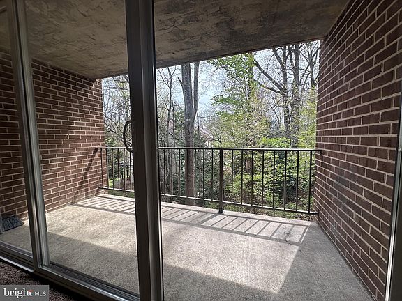 3rd image of 1550 Northgate Sq #22B