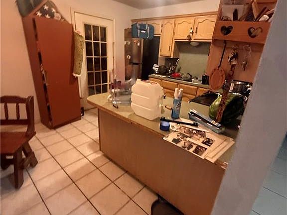 3rd image of 125 E Hawk Ave