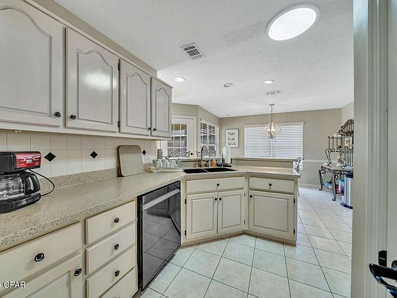4th image of 128 Bonaire Dr