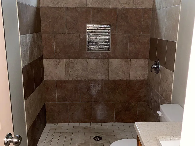 219 Meadowdale Dr — Photo 6