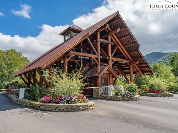 ES71 Twisted Oak Path, Banner Elk, NC 28604