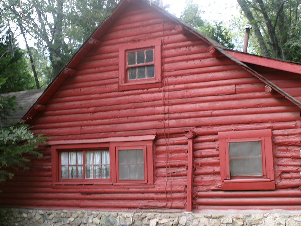 1st image of 393 Redwood Dr
