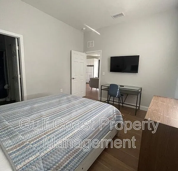 681 Windermere Dr — Photo 10