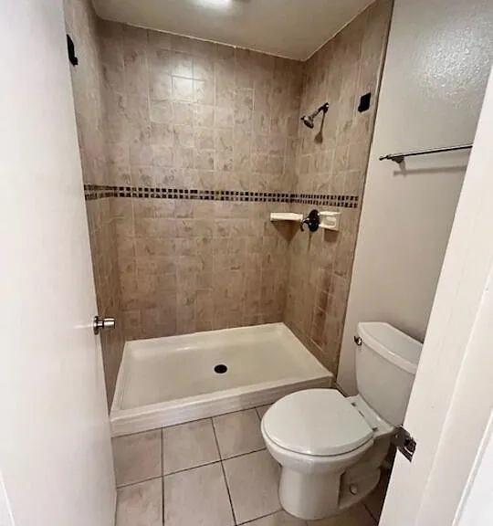 906 N Doheny Dr #512 — Photo 24