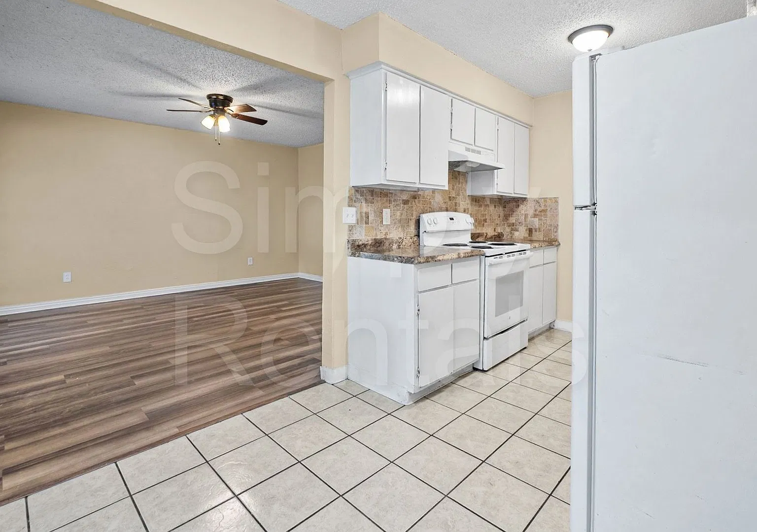 202 Park Circle — Photo 1