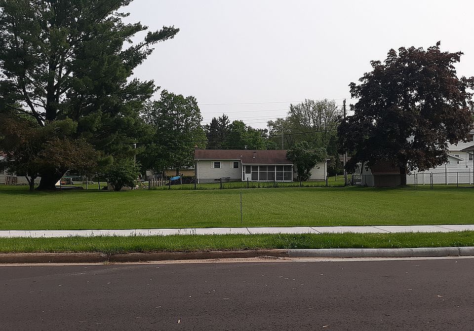 2nd image of 1070 4th St