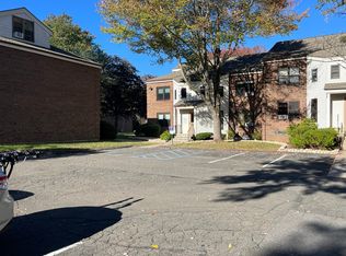 47 Wellington Dr, Farmington, CT 06032