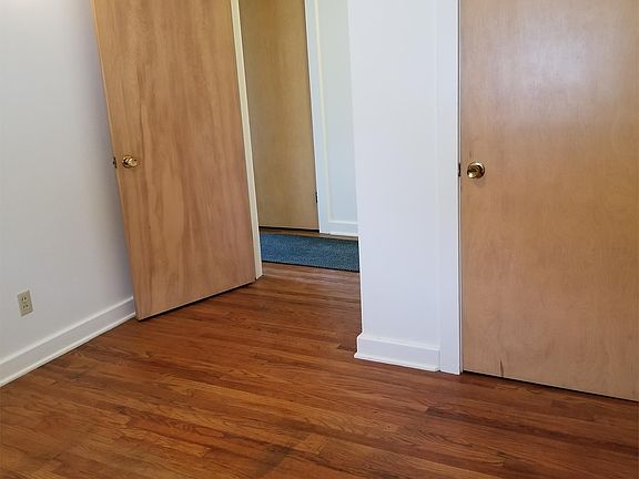 4th image of 213 N Marion Ave APT 4