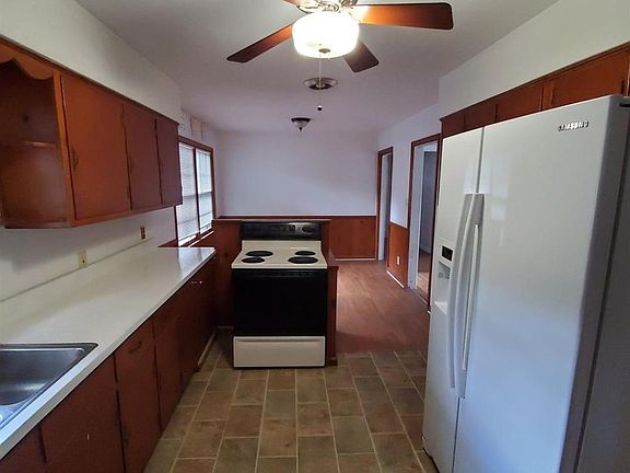 4th image of 490 Hollyhill Dr