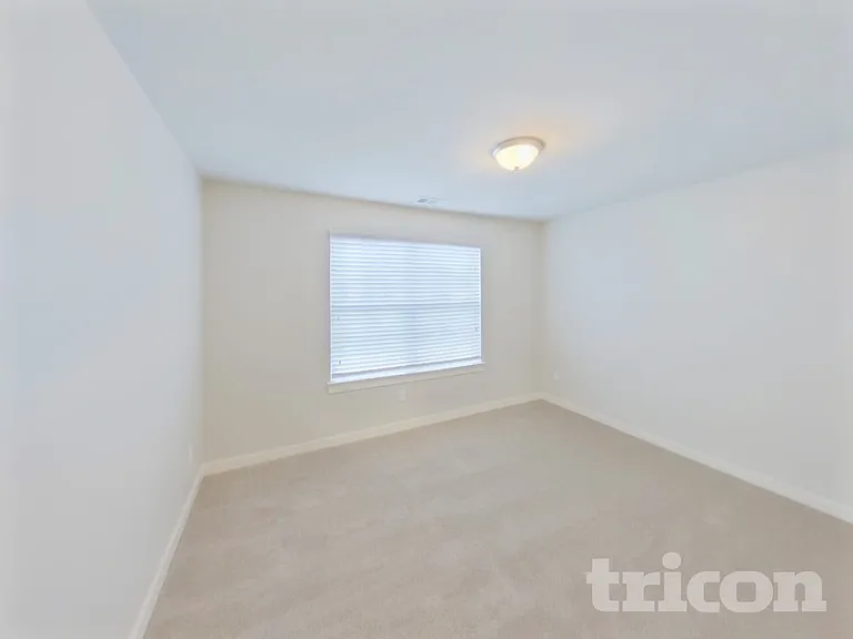 4822 Kingdom Dr — Photo 10