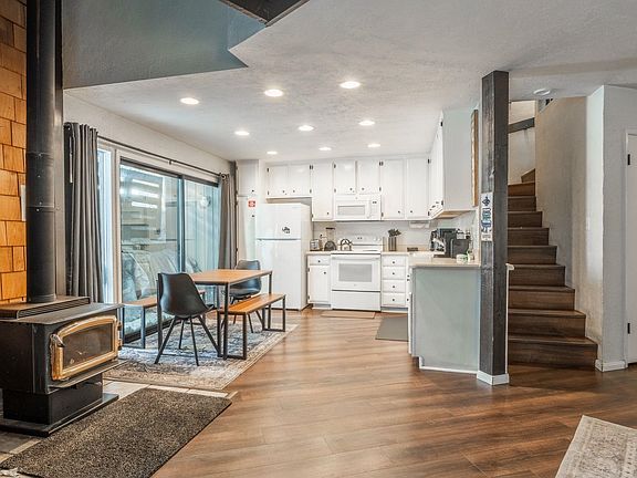 3rd image of 286 Old Mammoth Rd APT 71