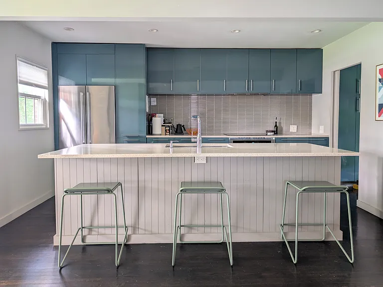 10026 Lake Gardens Dr — Photo 4