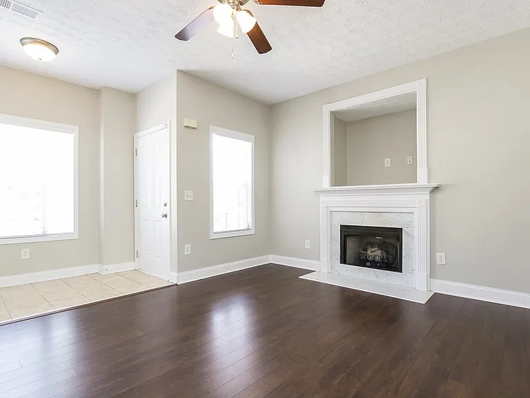 206 Providence Rd — Photo 3