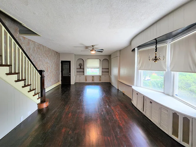 24 Reading Ave #1 — Photo 2