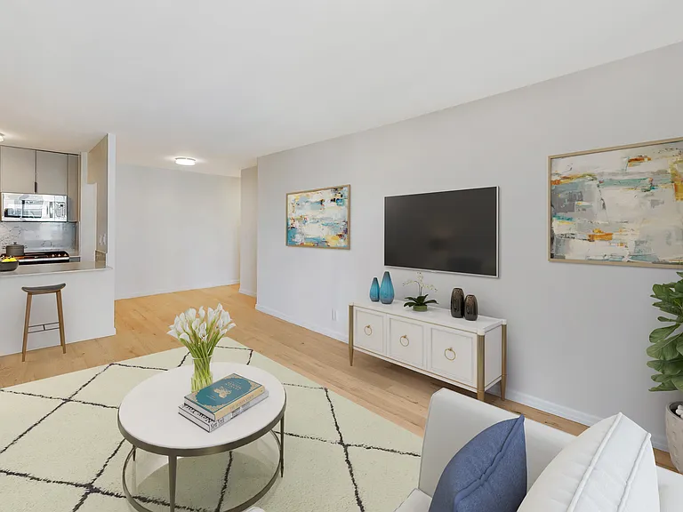 401 E 80th St #17C — Photo 3