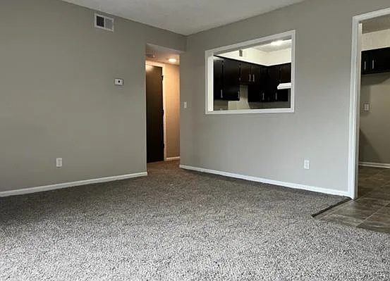 Tiblow Village Apartments — Photo 6