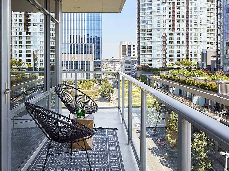 Private apartment patio/balcony