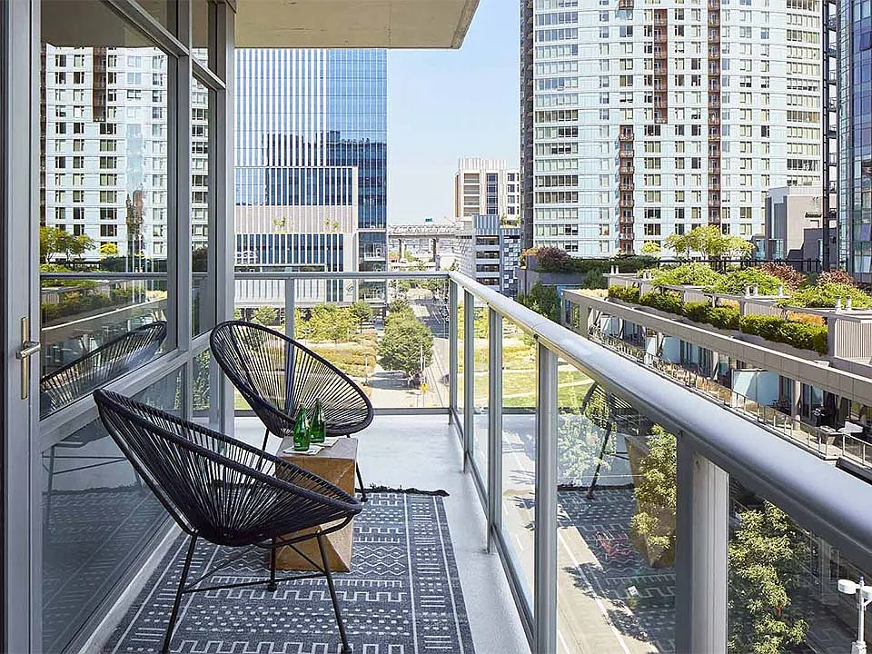 Private apartment patio/balcony