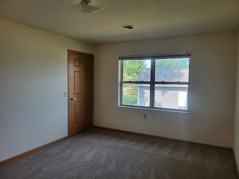 240 Ash St #2 — Photo 10