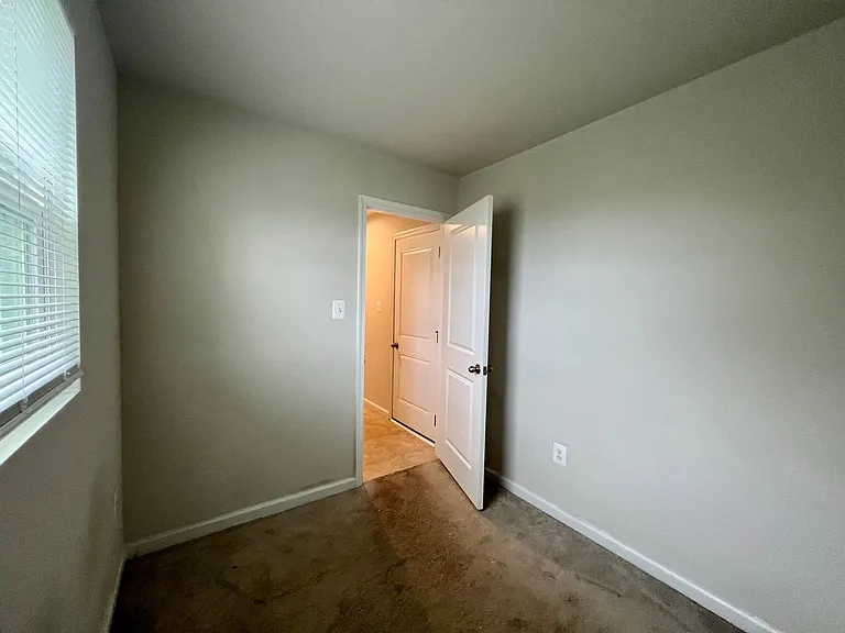 255 Severna Pkwy — Photo 33