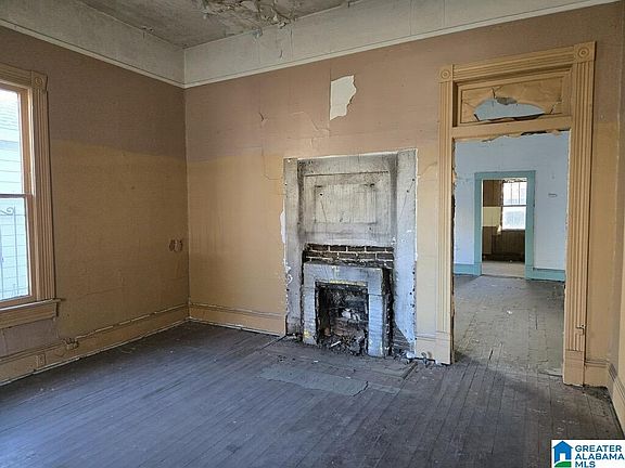 2nd image of 4827 2nd Ave N