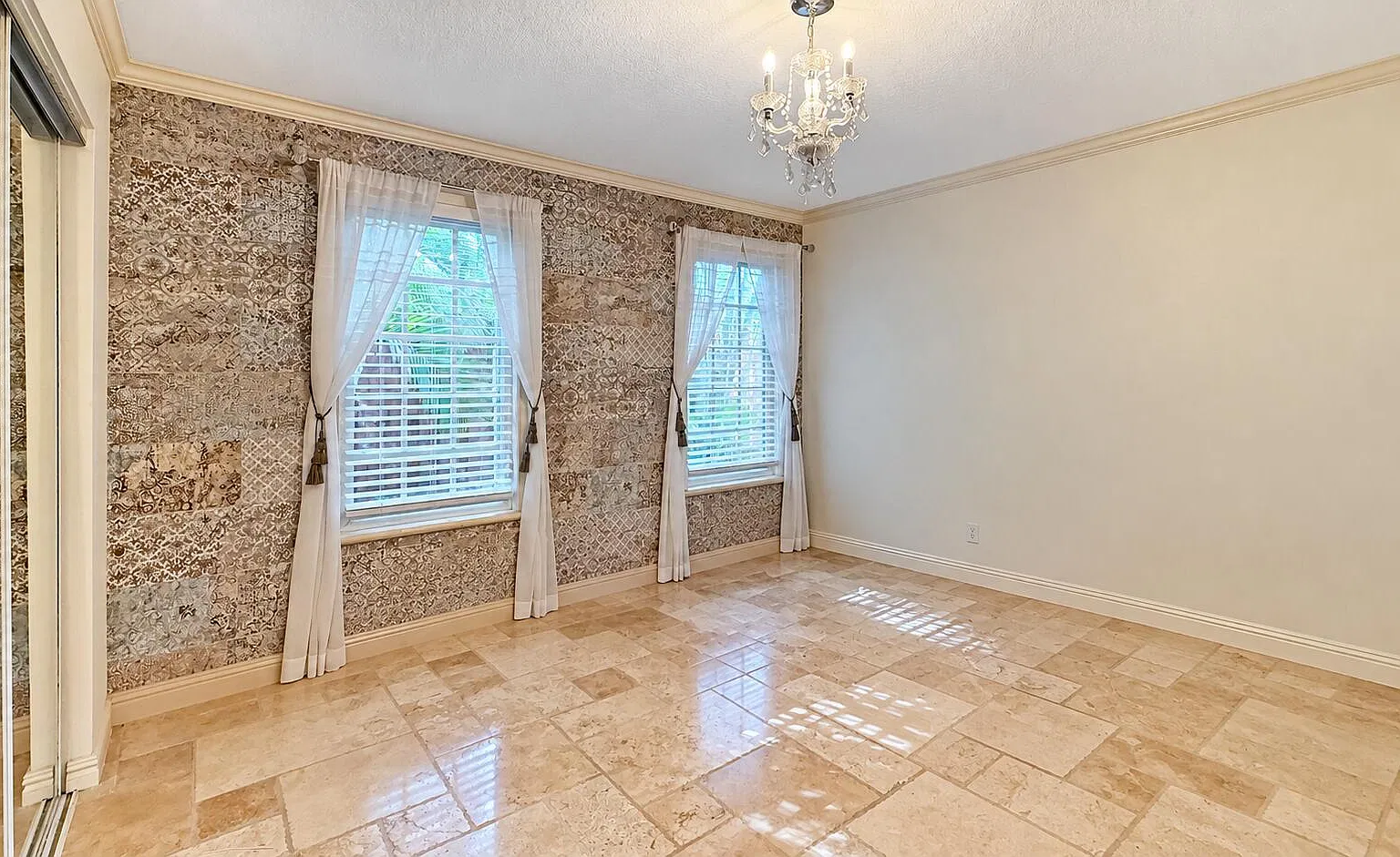 4 bed, 3.0 bath, 1632 sqft, $6,900 — Photo 4